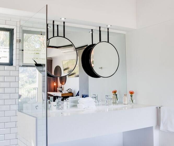 Отель Banhoek Lodge