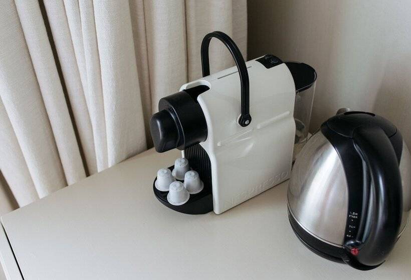 Отель Banhoek Lodge