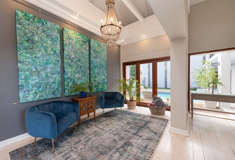 Отель Banhoek Lodge