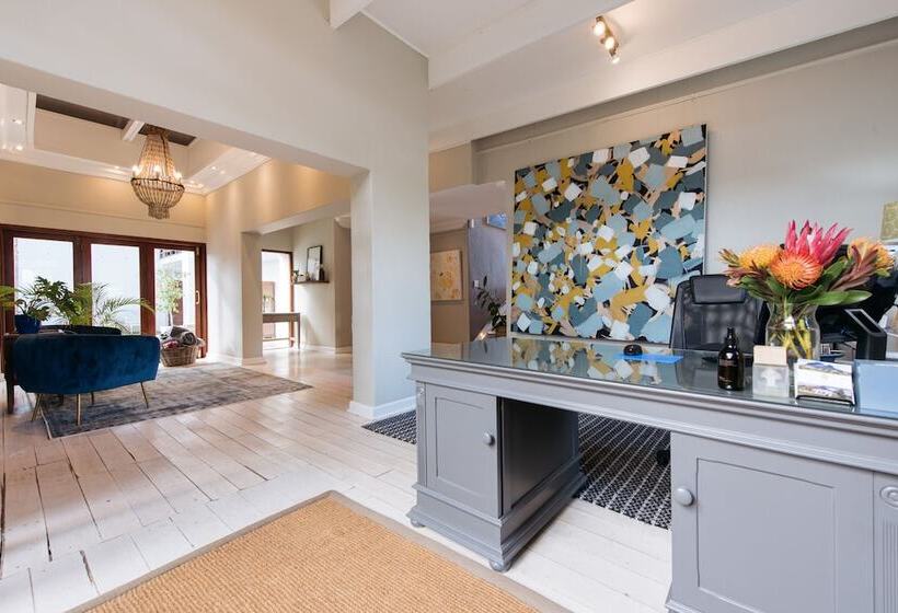 Отель Banhoek Lodge