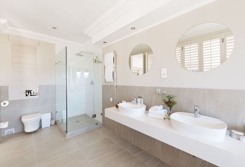 Отель Banhoek Lodge