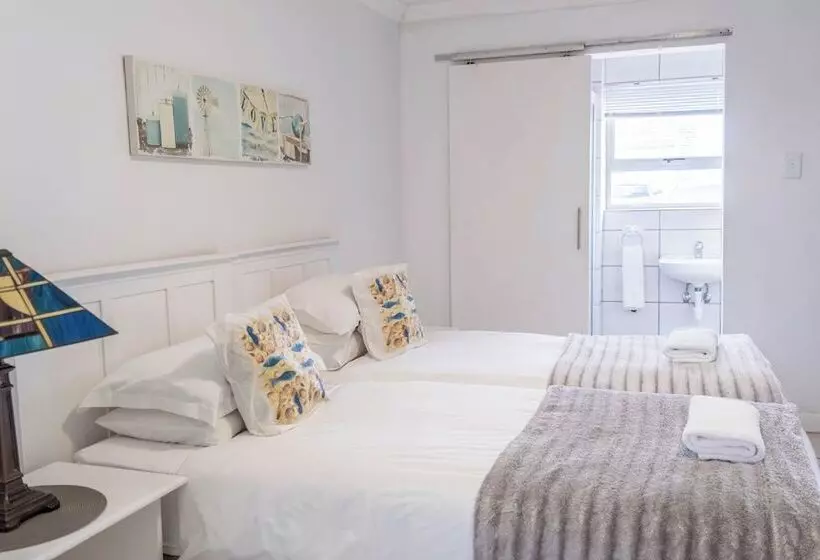 فندق Blue Bay Lodge