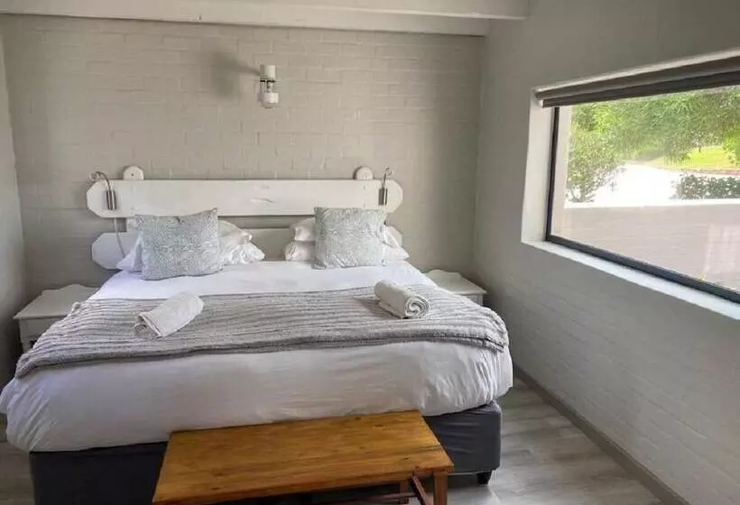 فندق Blue Bay Lodge