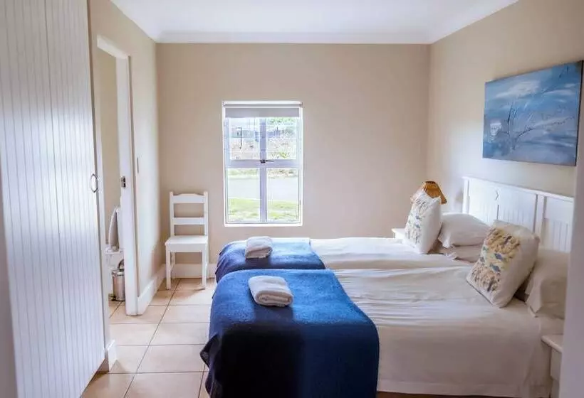 فندق Blue Bay Lodge