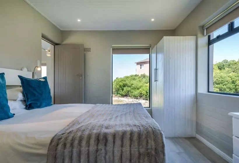 فندق Blue Bay Lodge