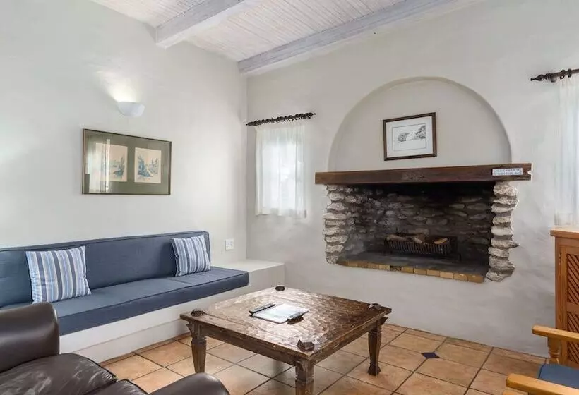 فندق Blue Bay Lodge