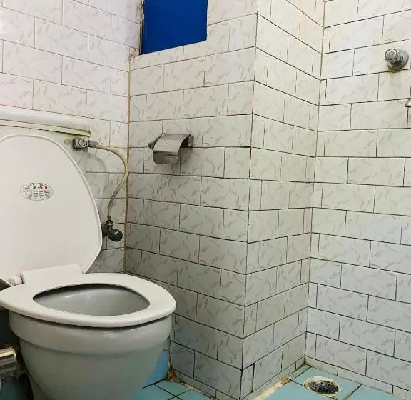 هتل Discovery Inn