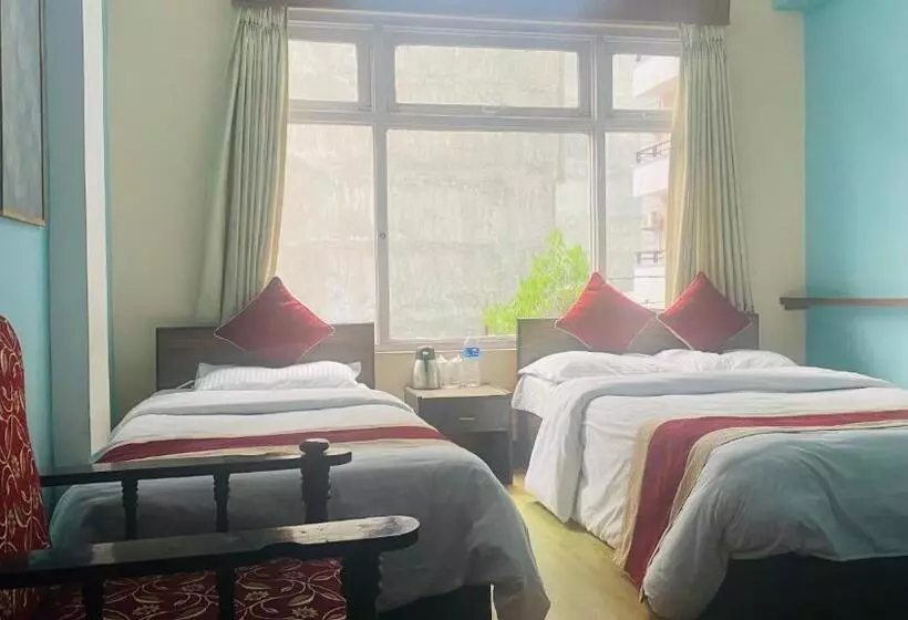 هتل Discovery Inn