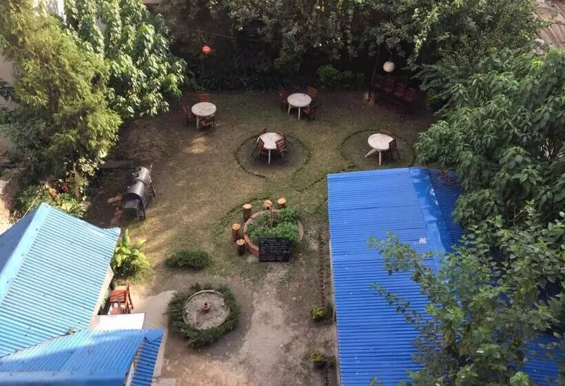 هتل Discovery Inn