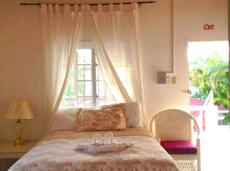 Executive Mamme Bay Hotel And Conference