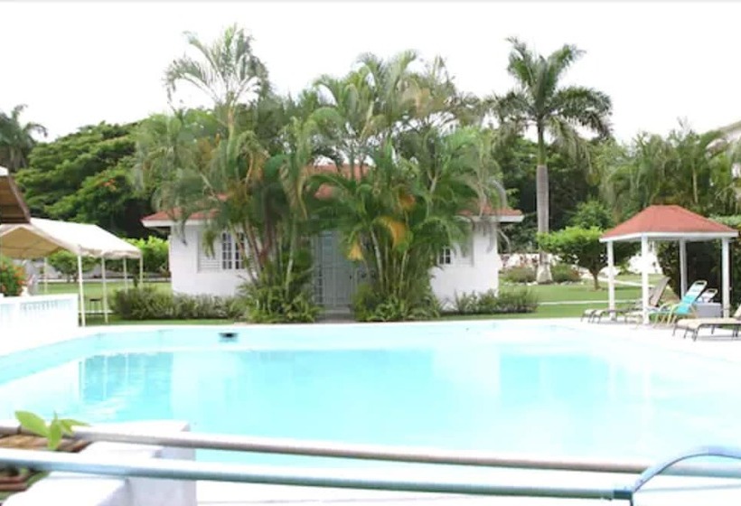 Executive Mamme Bay Hotel And Conference