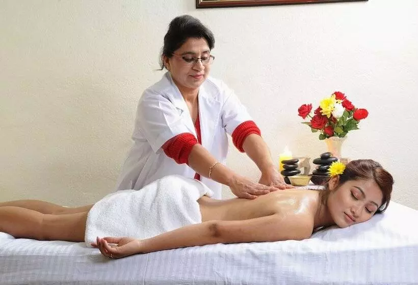 هتل Greenwich Village