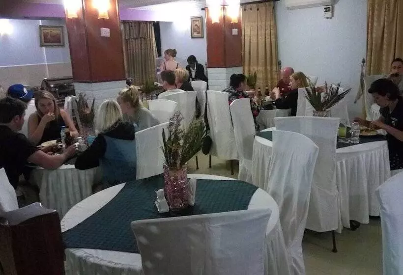 Отель Natron Palace