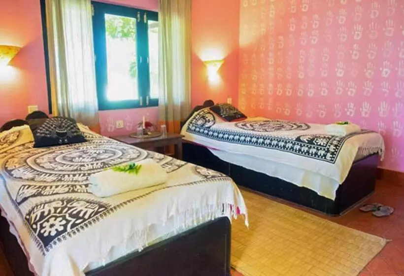 هتل Sapana Village Lodge