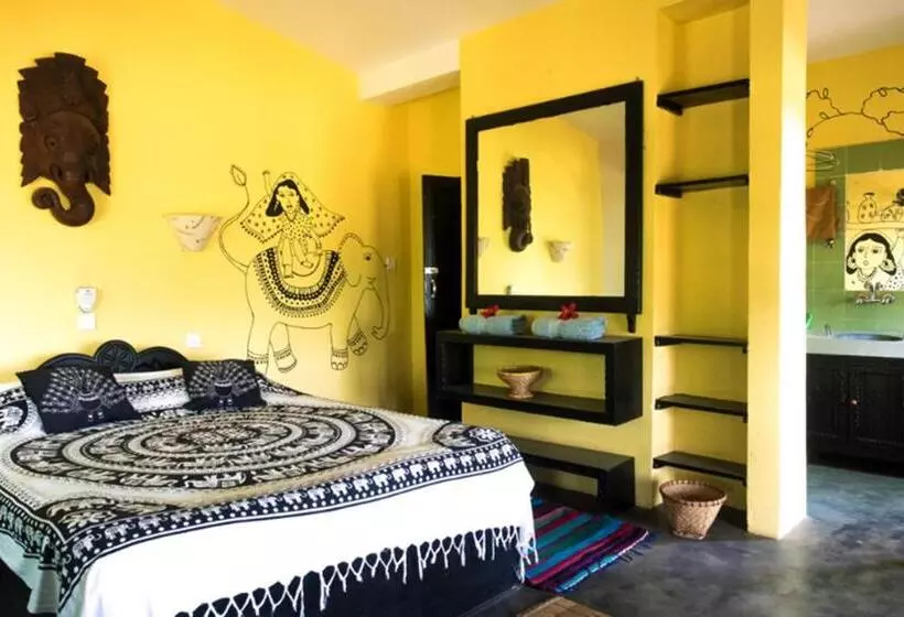 هتل Sapana Village Lodge