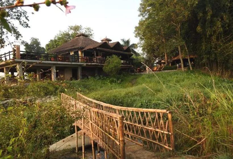 هتل Sapana Village Lodge