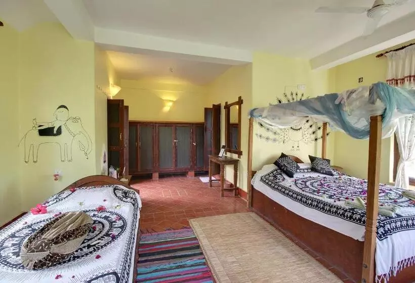 هتل Sapana Village Lodge