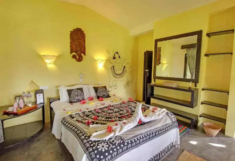 هتل Sapana Village Lodge