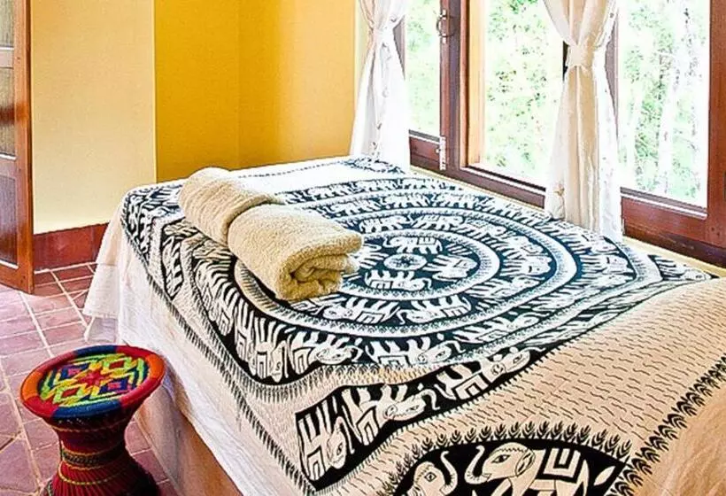 هتل Sapana Village Lodge