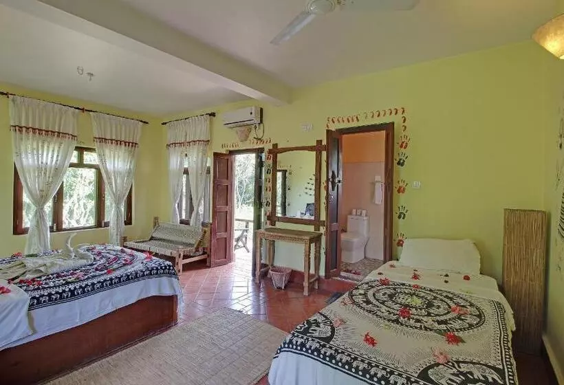 هتل Sapana Village Lodge