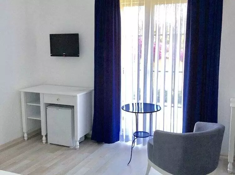 호텔 Yasemin Alacati Adult Only