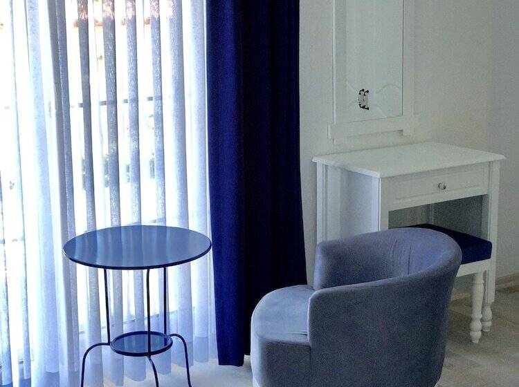 בית מלון כפרי Yasemin Alacati   Adult Only