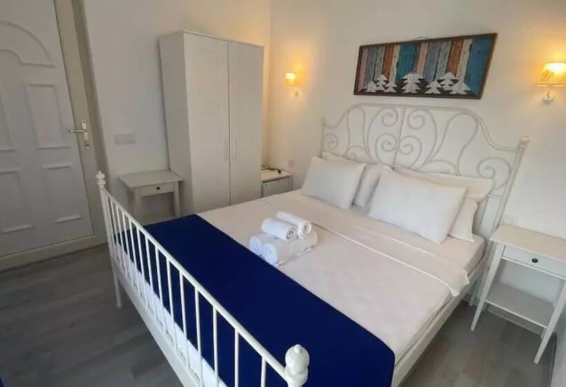 호텔 Yasemin Alacati Adult Only