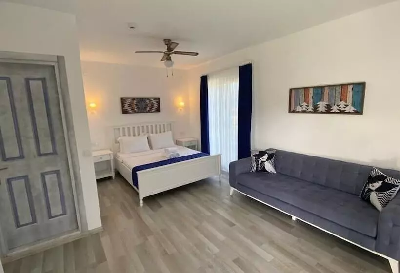 호텔 Yasemin Alacati Adult Only