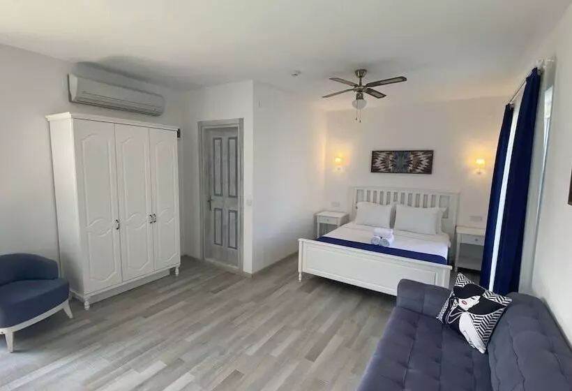 호텔 Yasemin Alacati Adult Only