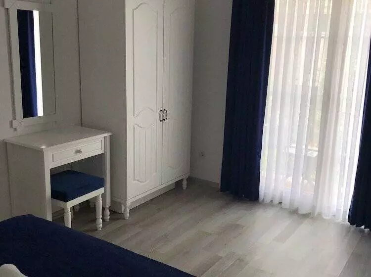 호텔 Yasemin Alacati Adult Only