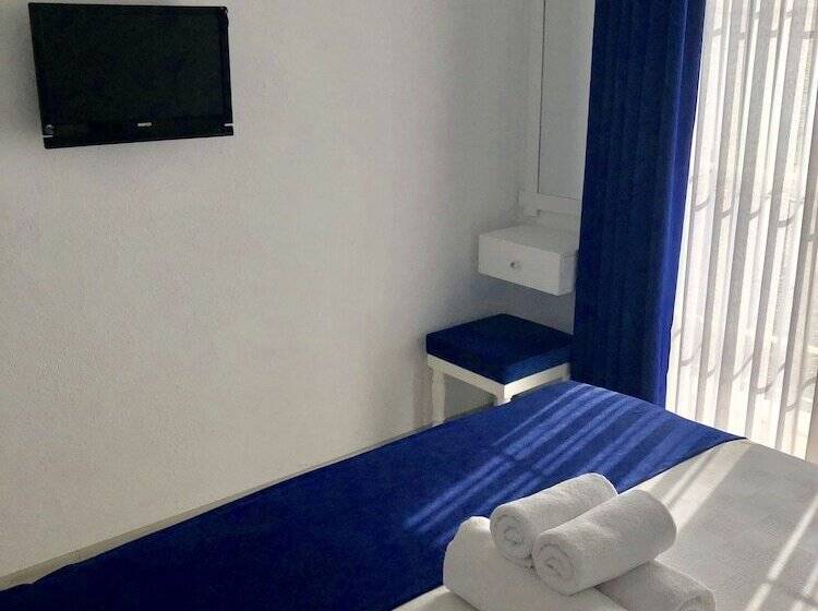 בית מלון כפרי Yasemin Alacati   Adult Only