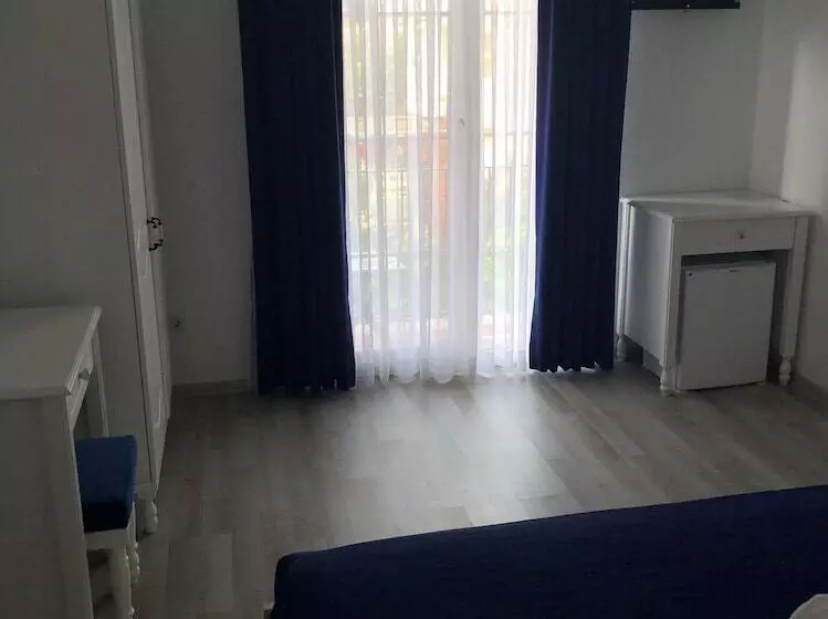 호텔 Yasemin Alacati Adult Only