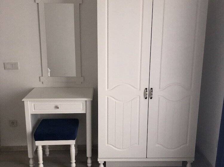 בית מלון כפרי Yasemin Alacati   Adult Only