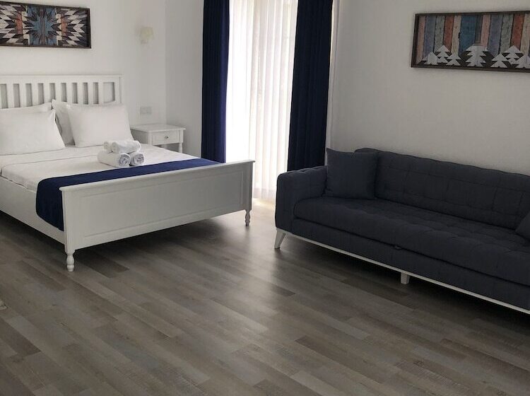 בית מלון כפרי Yasemin Alacati   Adult Only