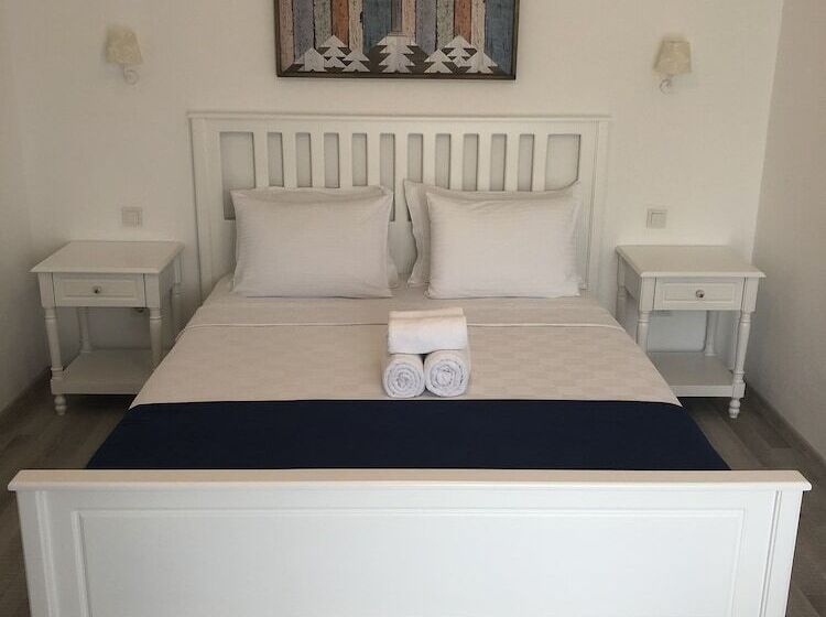 בית מלון כפרי Yasemin Alacati   Adult Only