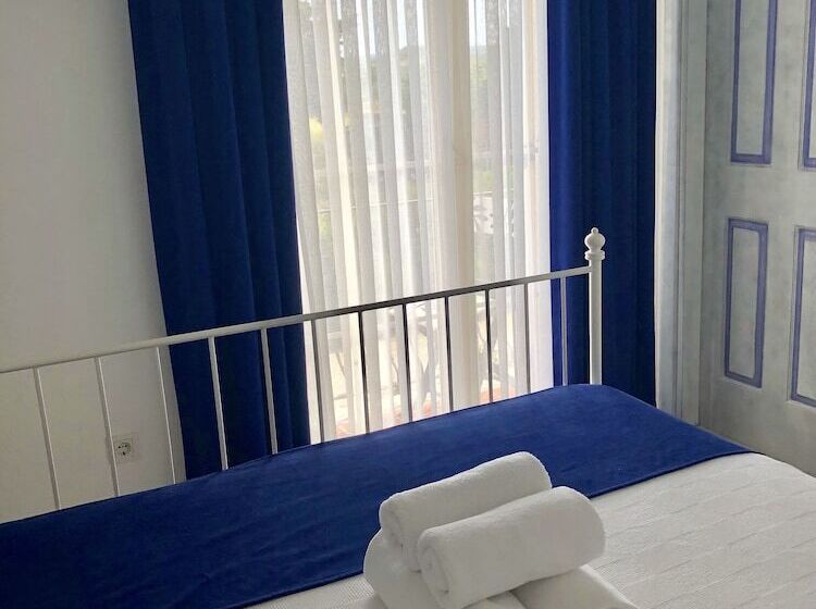 בית מלון כפרי Yasemin Alacati   Adult Only