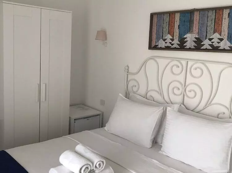 호텔 Yasemin Alacati Adult Only