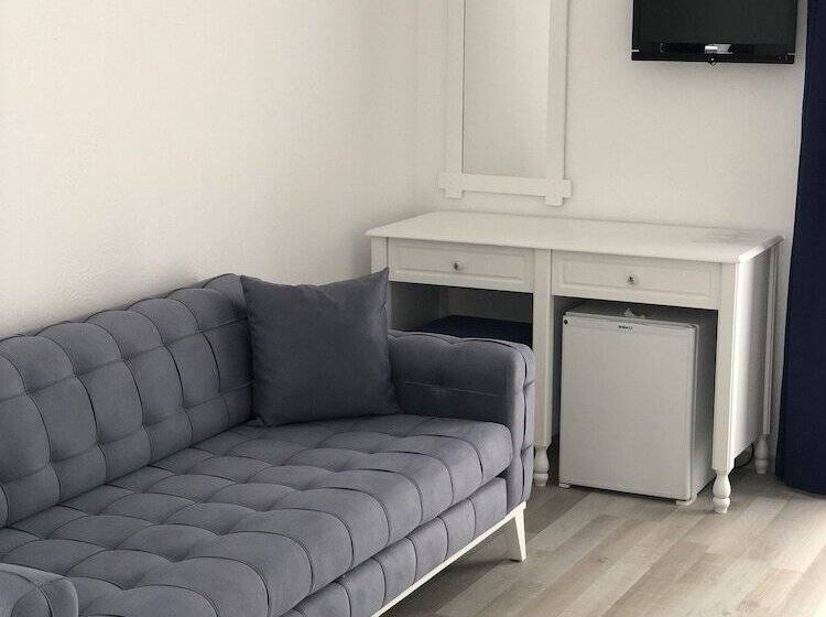 בית מלון כפרי Yasemin Alacati   Adult Only