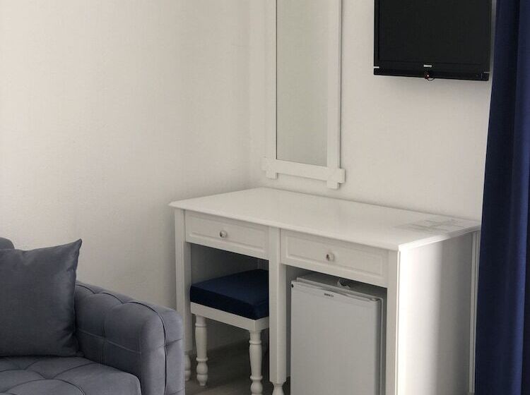 בית מלון כפרי Yasemin Alacati   Adult Only