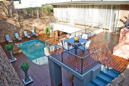 پانسیون Adagio Guest House