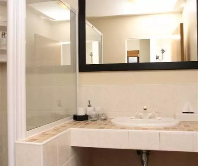 Пансион Dolphin Dunes Guesthouse