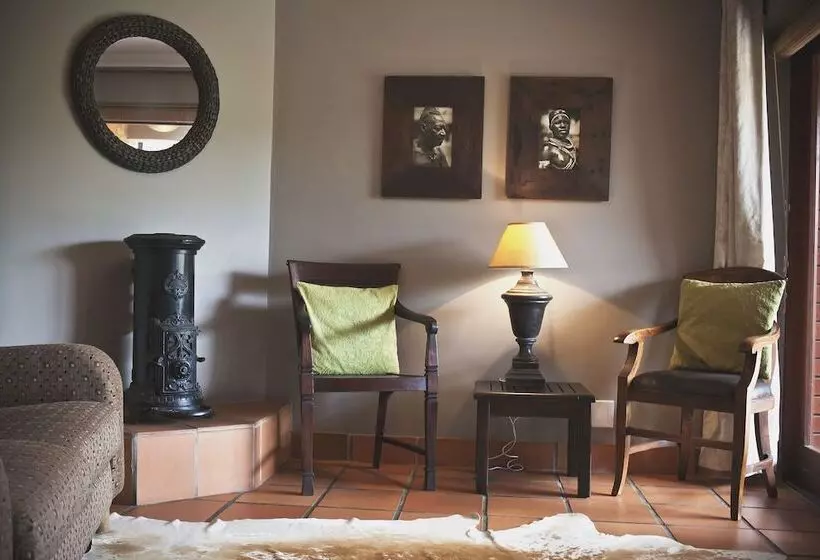 Пансион Dolphin Dunes Guesthouse