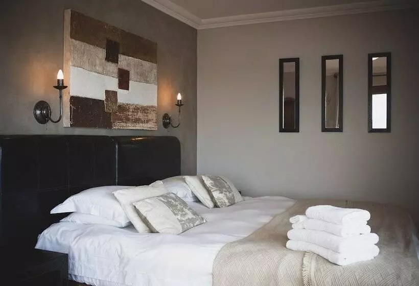 Пансион Dolphin Dunes Guesthouse