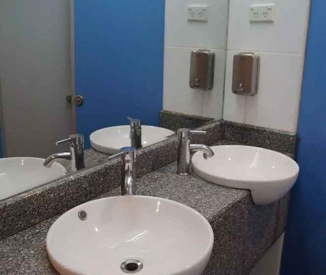 فندق صغير 790 On George Backpackers