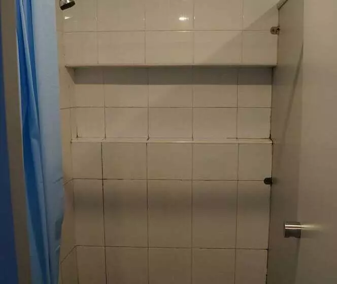 فندق صغير 790 On George Backpackers