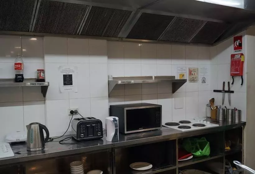 فندق صغير 790 On George Backpackers