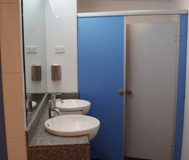 فندق صغير 790 On George Backpackers