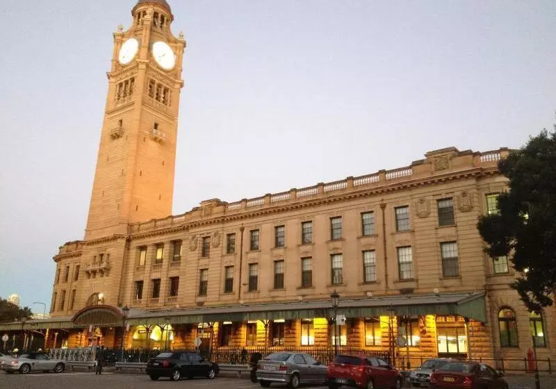 فندق صغير 790 On George Backpackers