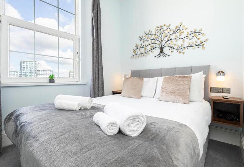 צימר Ocean Stays Hotel, Plymouth