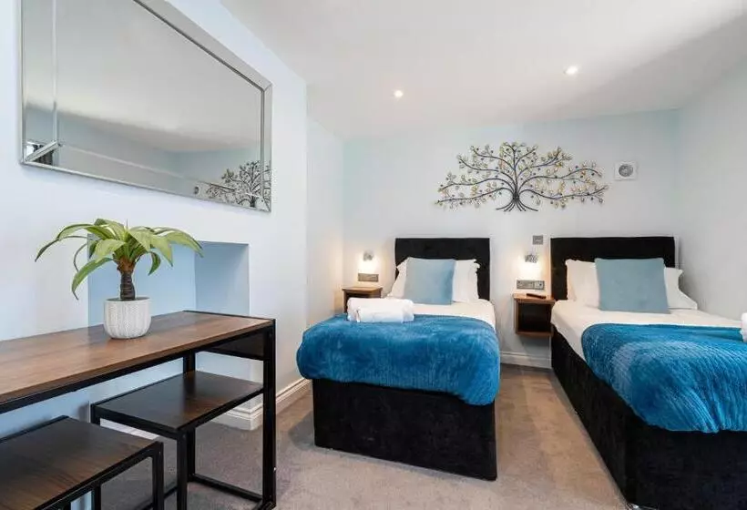 تختخواب و صبحانه Ocean Stays Hotel, Plymouth